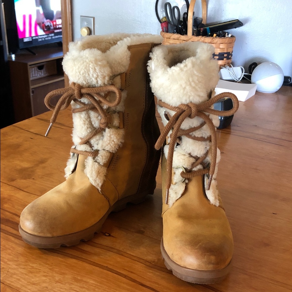 Sorel Tan Leather Lace-Up Winter Boots with Cream Shearling